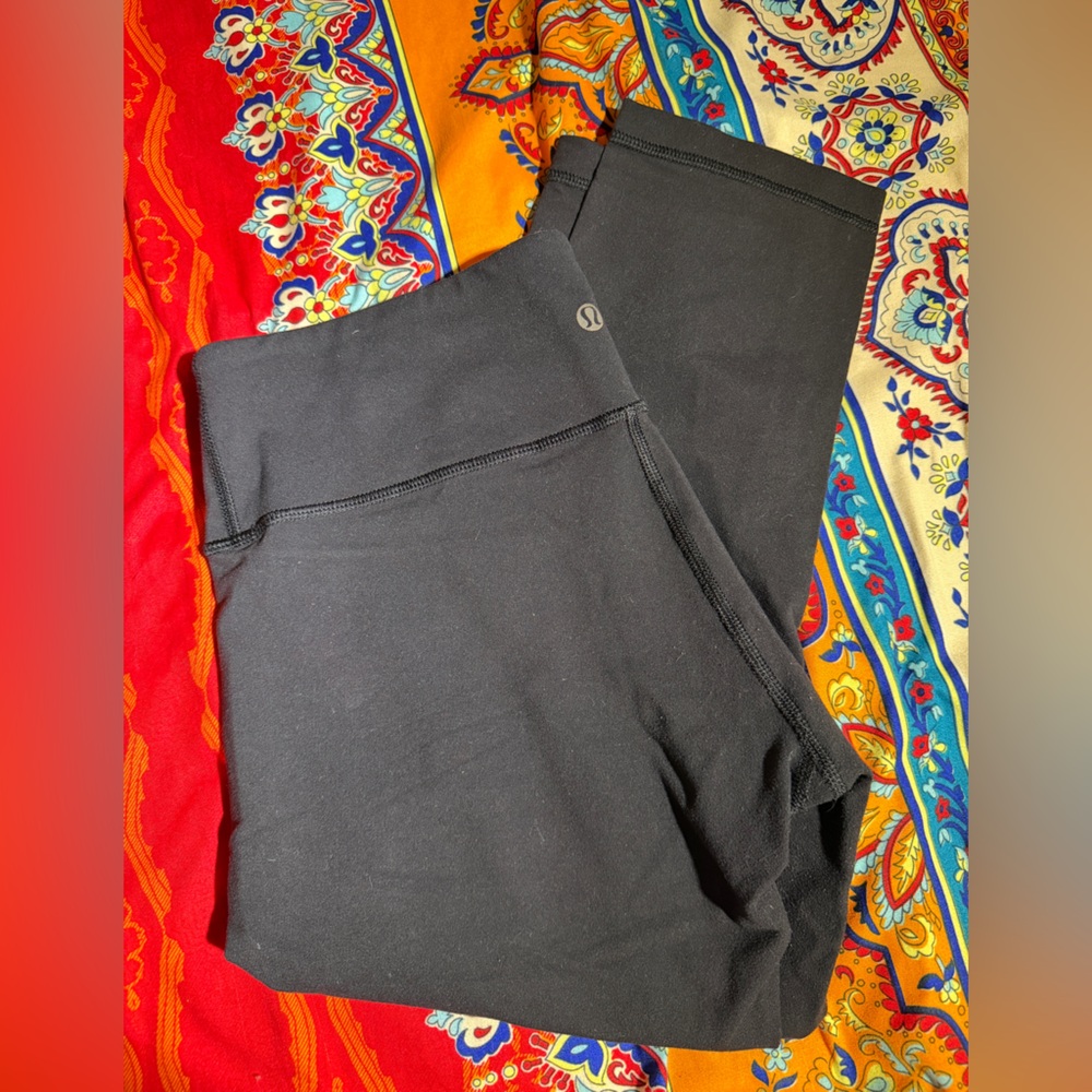 Lululemon Black Low-Rise Capri Leggings
